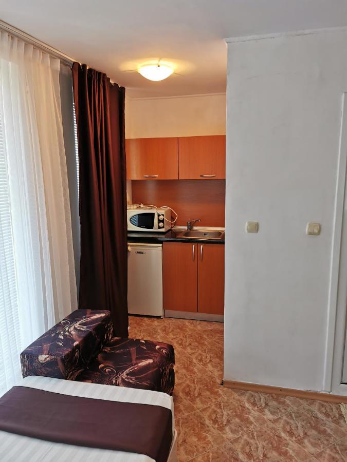 Jelezchevi Guest Rooms Primorsko Exteriör bild