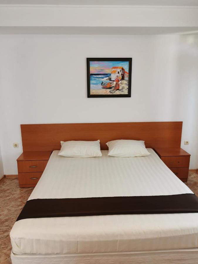 Jelezchevi Guest Rooms Primorsko Exteriör bild