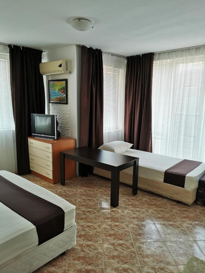 Jelezchevi Guest Rooms Primorsko Exteriör bild
