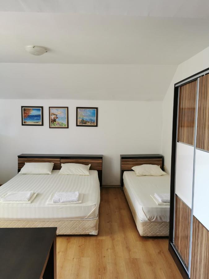 Jelezchevi Guest Rooms Primorsko Exteriör bild
