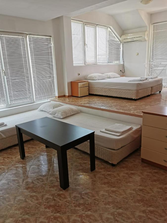Jelezchevi Guest Rooms Primorsko Exteriör bild