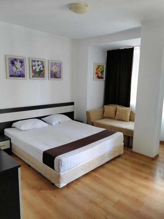 Jelezchevi Guest Rooms Primorsko Exteriör bild