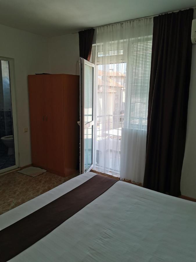 Jelezchevi Guest Rooms Primorsko Exteriör bild