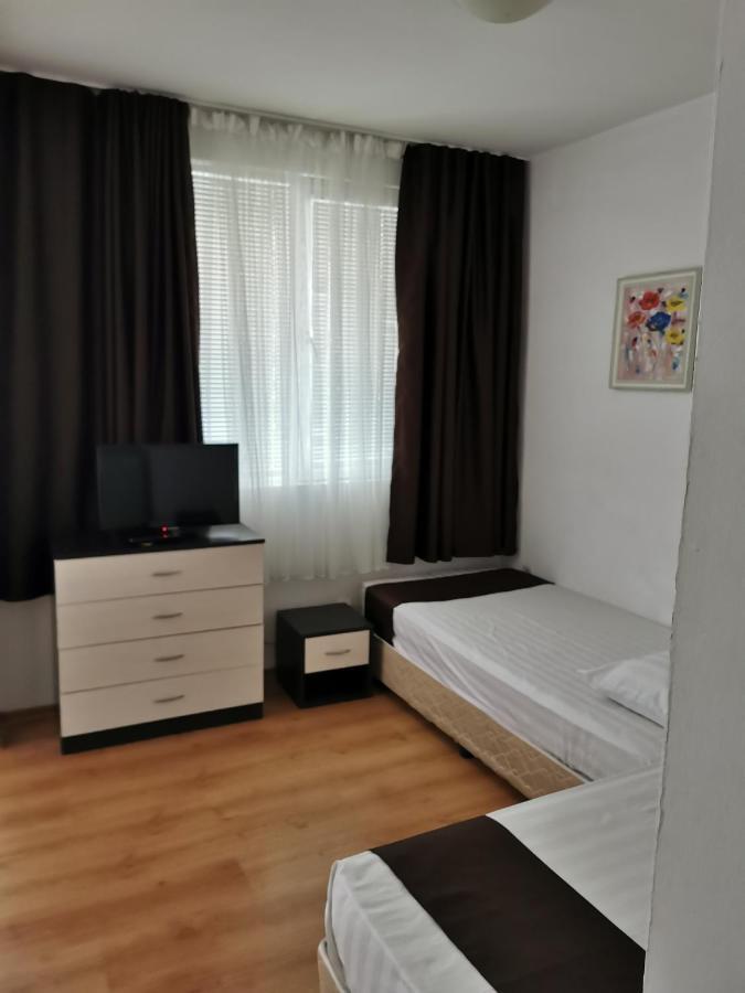 Jelezchevi Guest Rooms Primorsko Exteriör bild