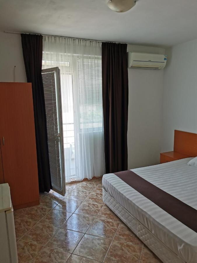 Jelezchevi Guest Rooms Primorsko Exteriör bild
