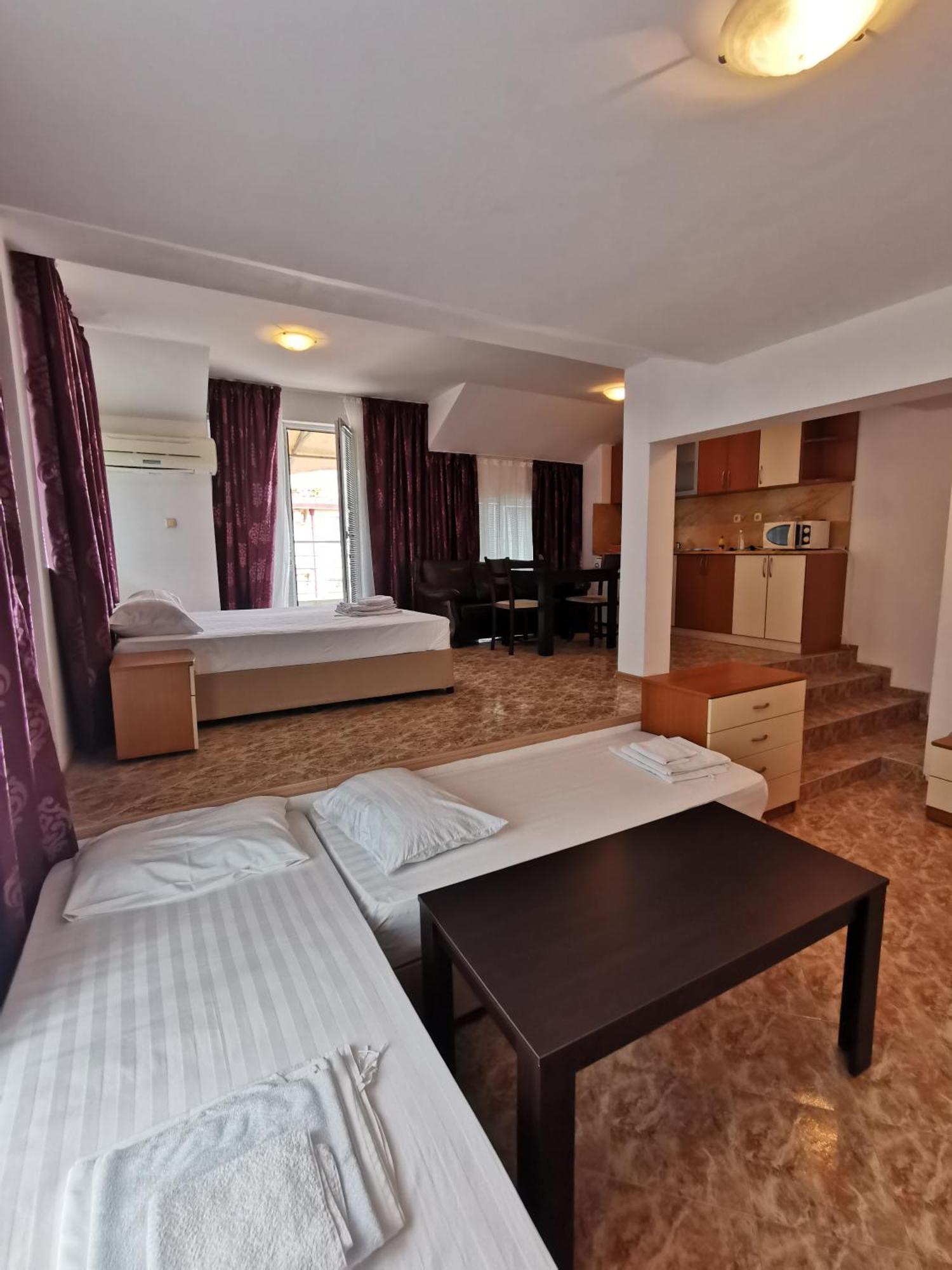 Jelezchevi Guest Rooms Primorsko Exteriör bild