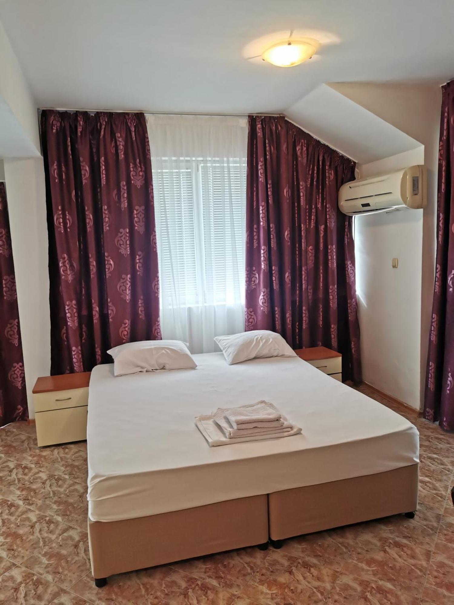 Jelezchevi Guest Rooms Primorsko Exteriör bild