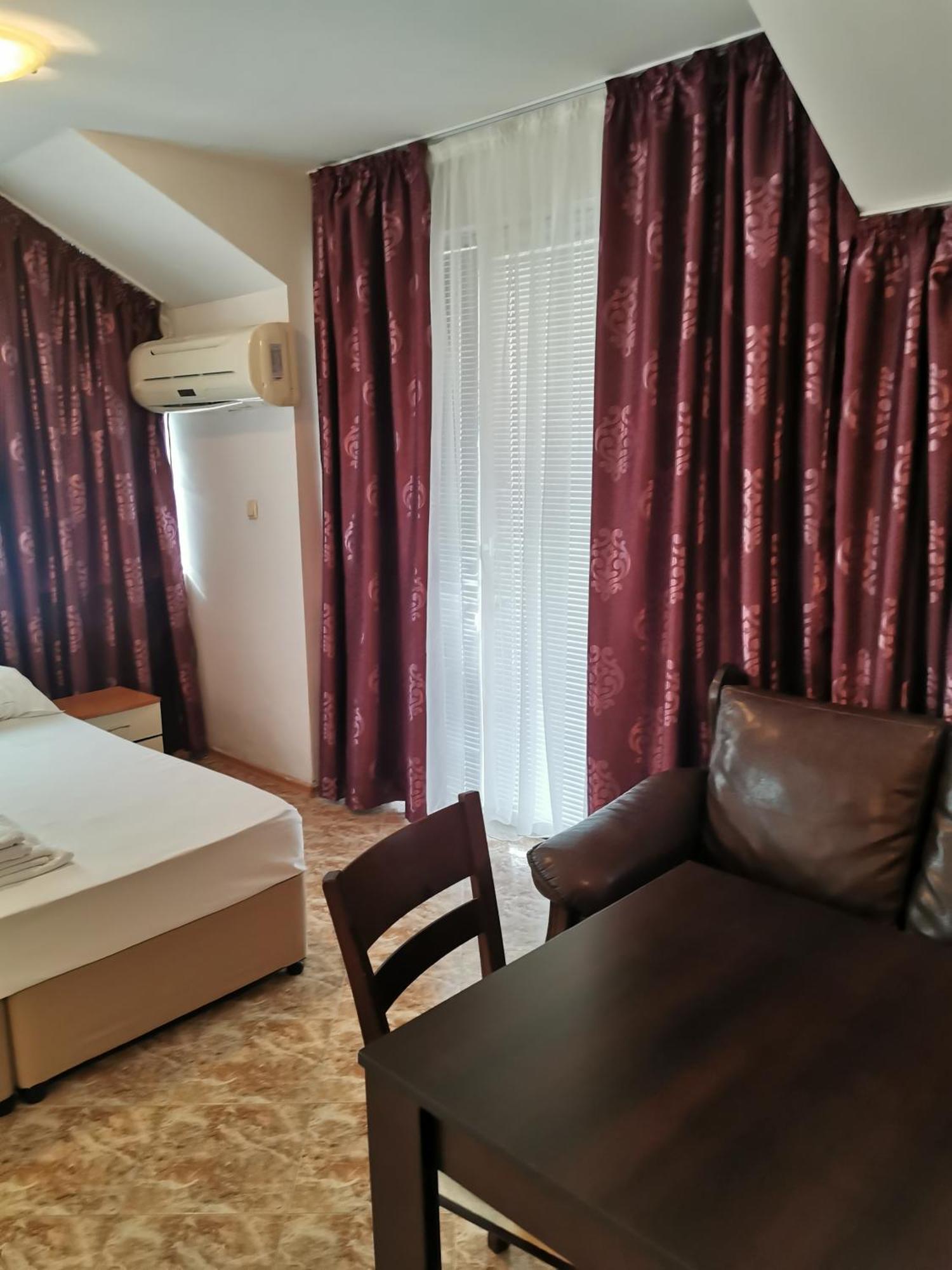 Jelezchevi Guest Rooms Primorsko Exteriör bild