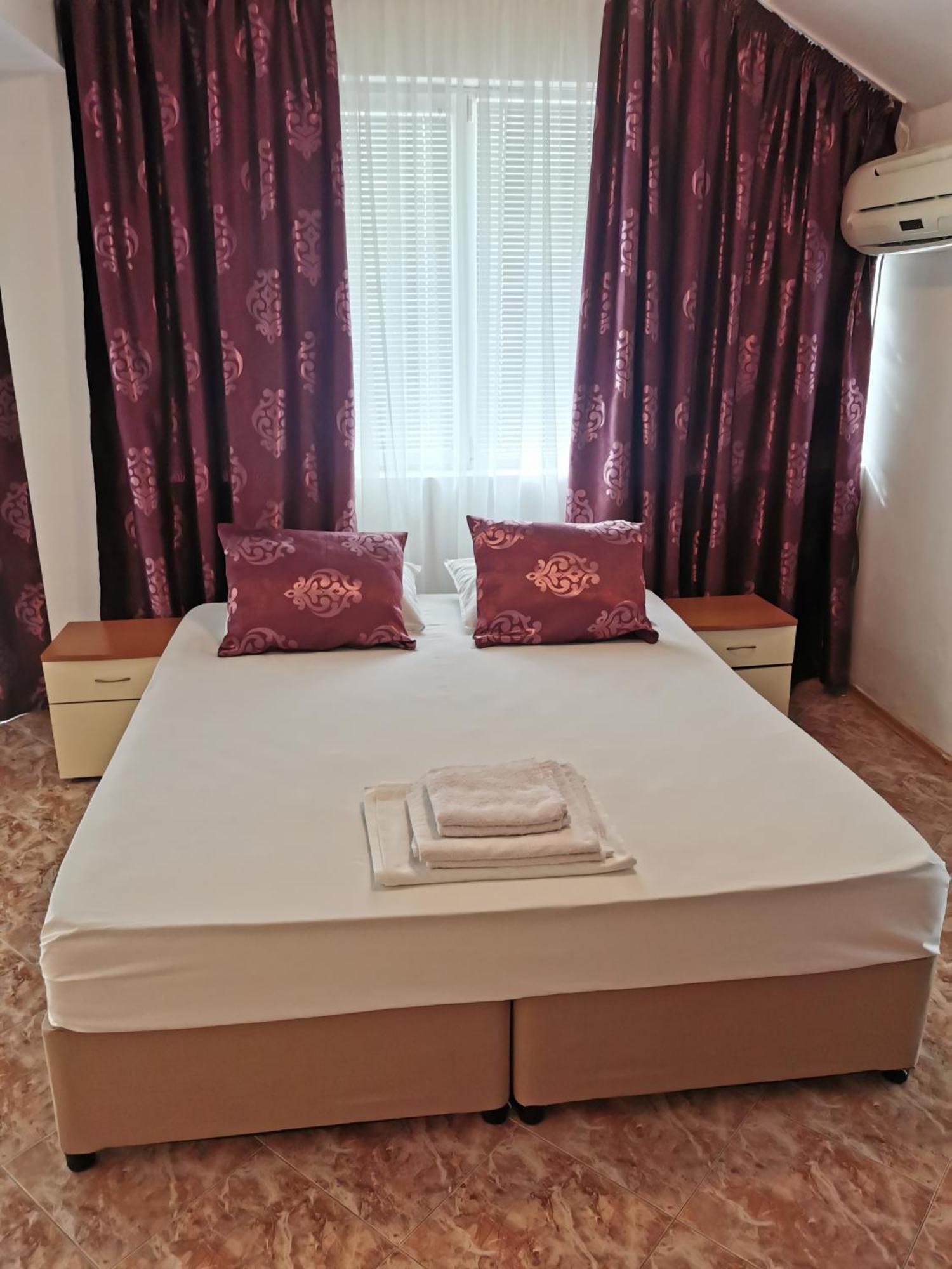 Jelezchevi Guest Rooms Primorsko Exteriör bild