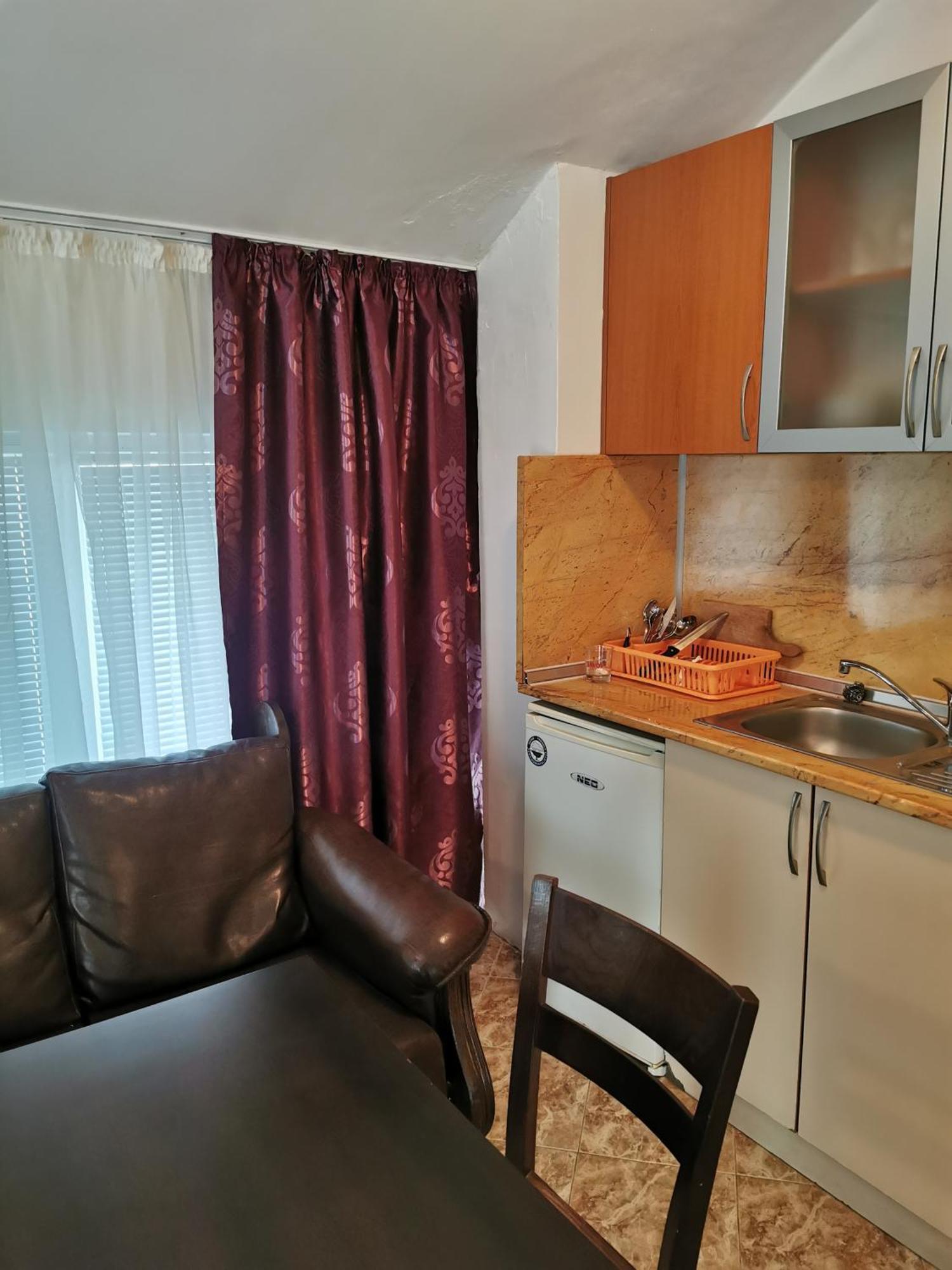 Jelezchevi Guest Rooms Primorsko Exteriör bild