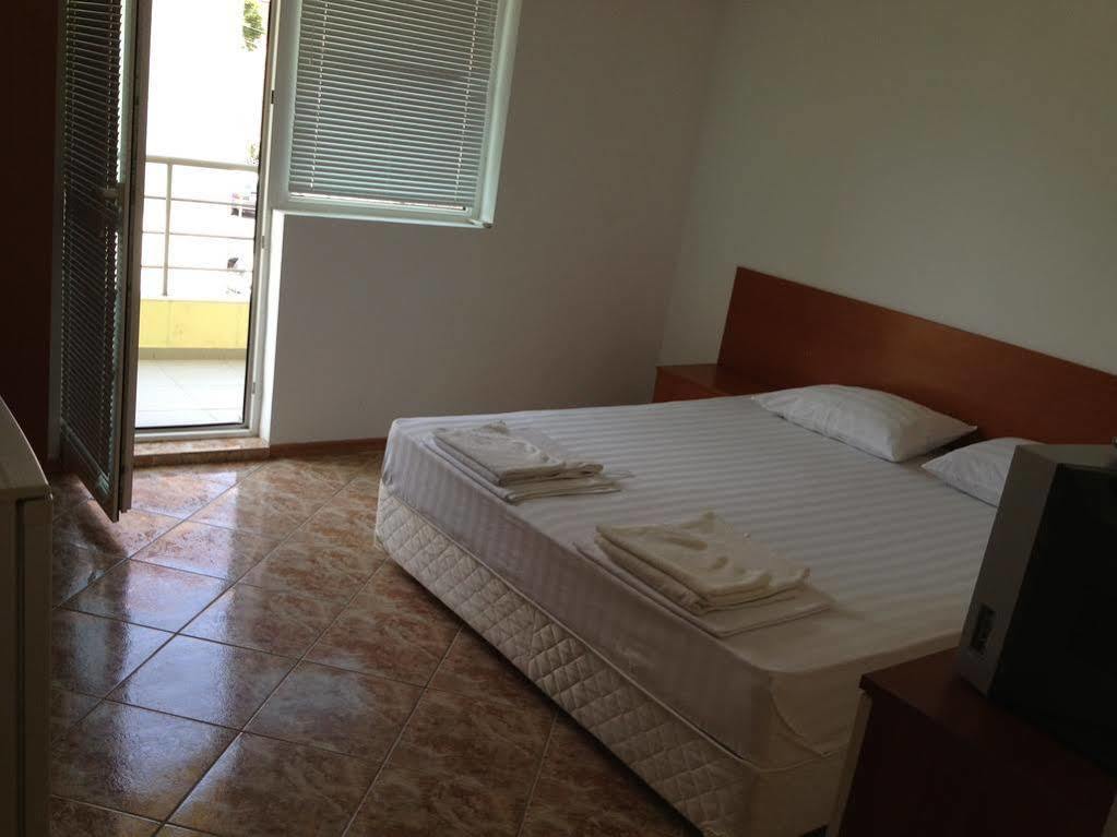 Jelezchevi Guest Rooms Primorsko Exteriör bild